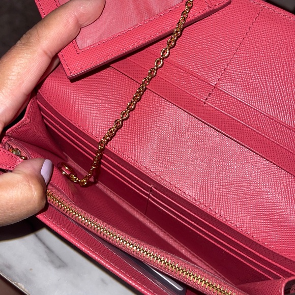 Prada Saffiano wallet 100% Authentic excellent condition comes with box - Picture 8 of 15